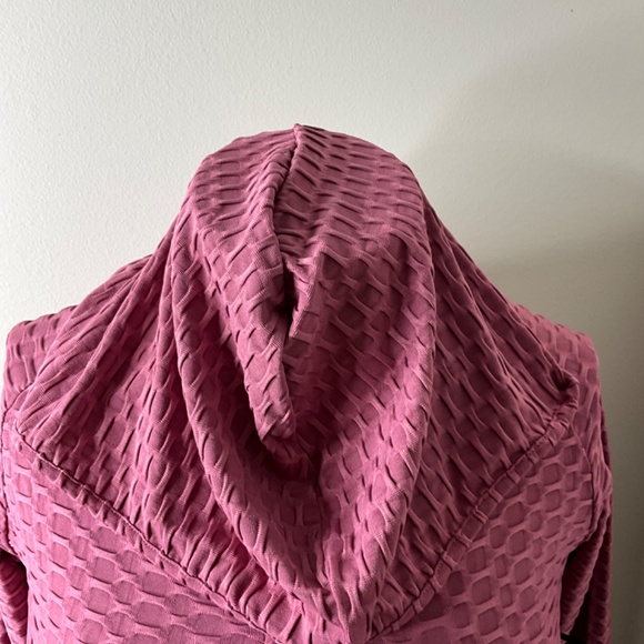 New three piece women’s athletic jogger suit. - Picture 5 of 8